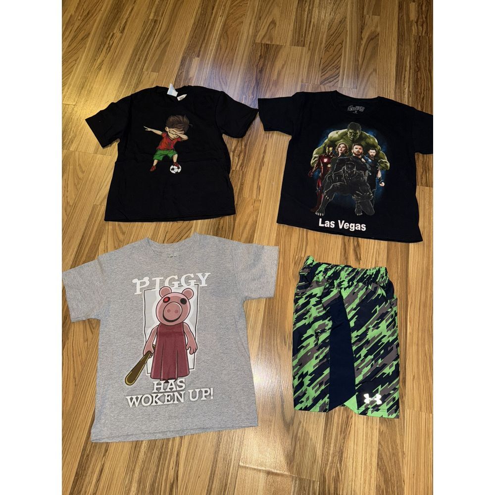 Under Armour Boys Lot Size Small 8 Piggy Avengers Soccer T-shirts‎